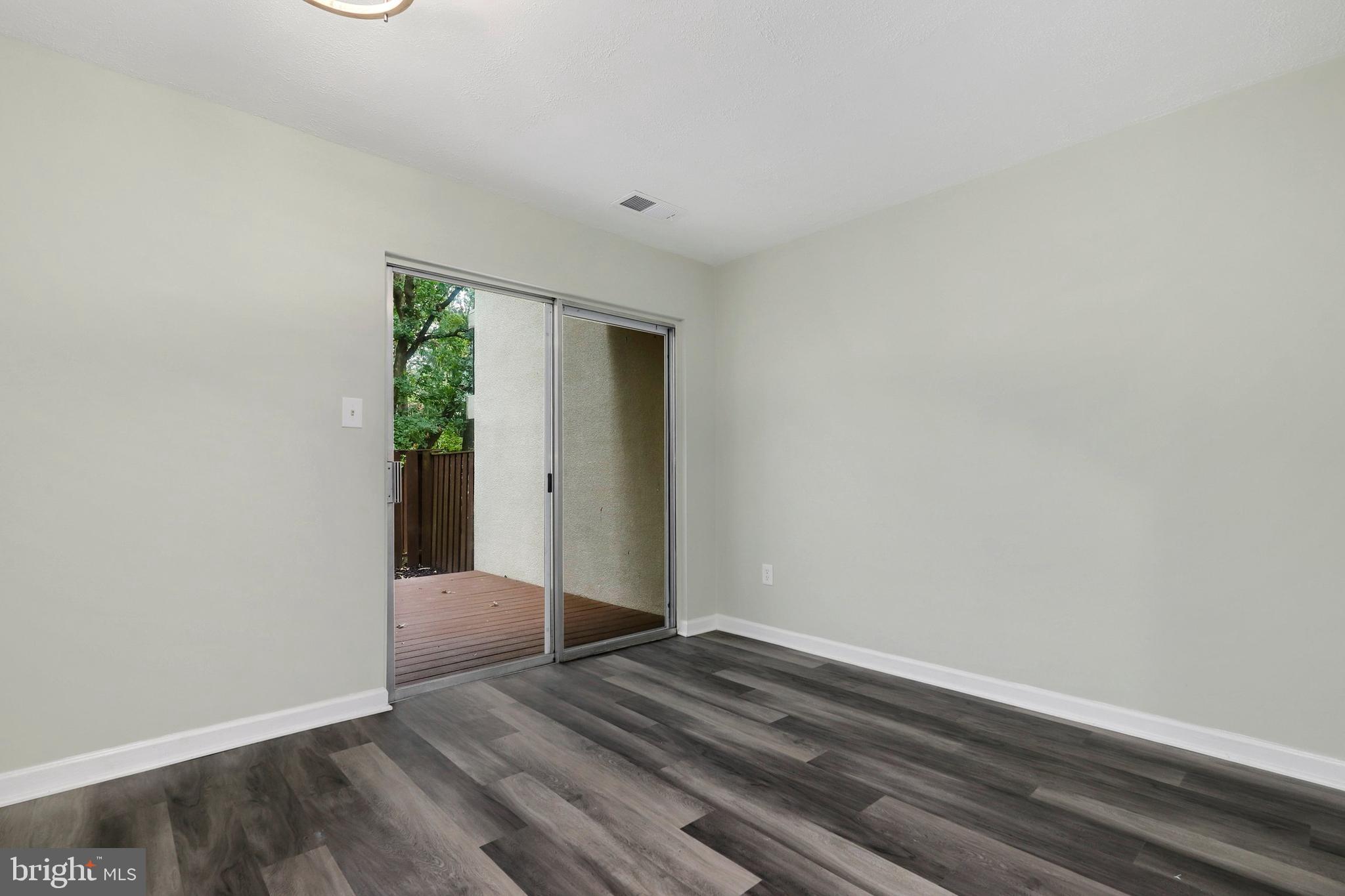 2409 Southgate Square Reston, VA 20191 - Photo 26 of 40