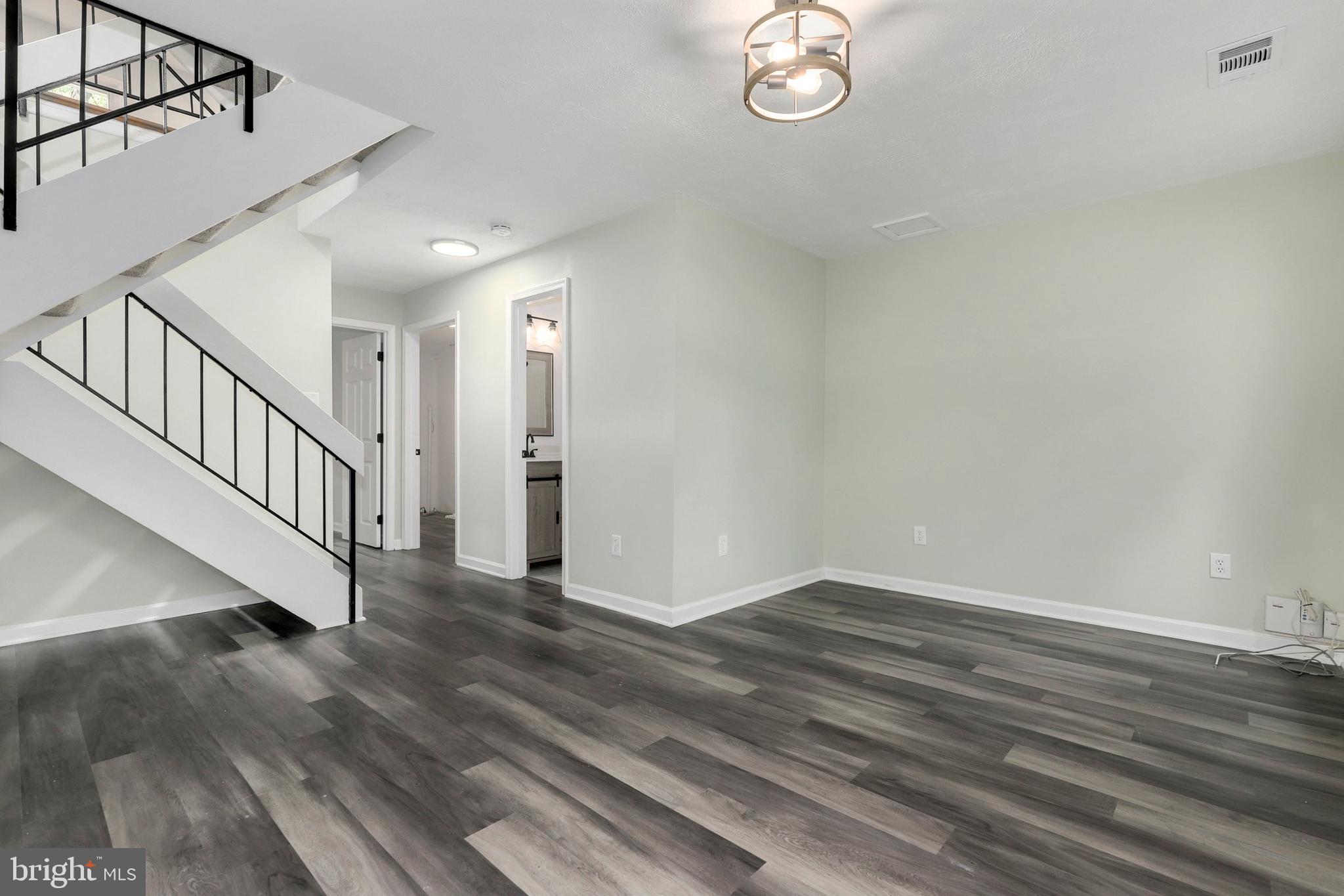 2409 Southgate Square Reston, VA 20191 - Photo 28 of 40