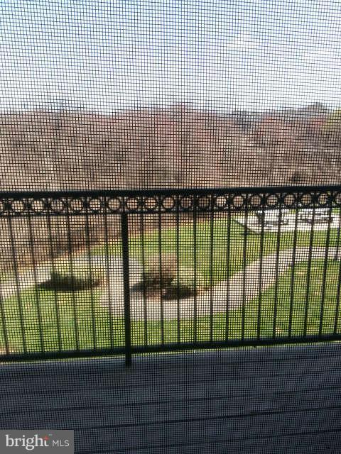 1581 Spring Gate Dr., Unit 5212 McLean, VA 22102 - Photo 4 of 7 View