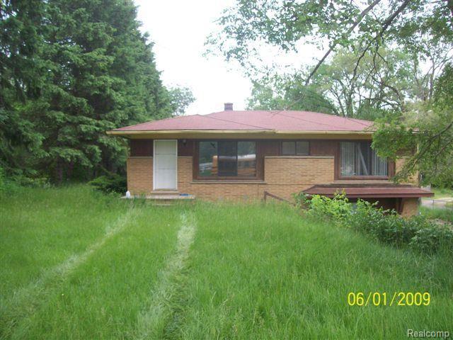 56350 Hayes Road Macomb, MI 48042 - Photo 1 of 1 hayes 56350 015