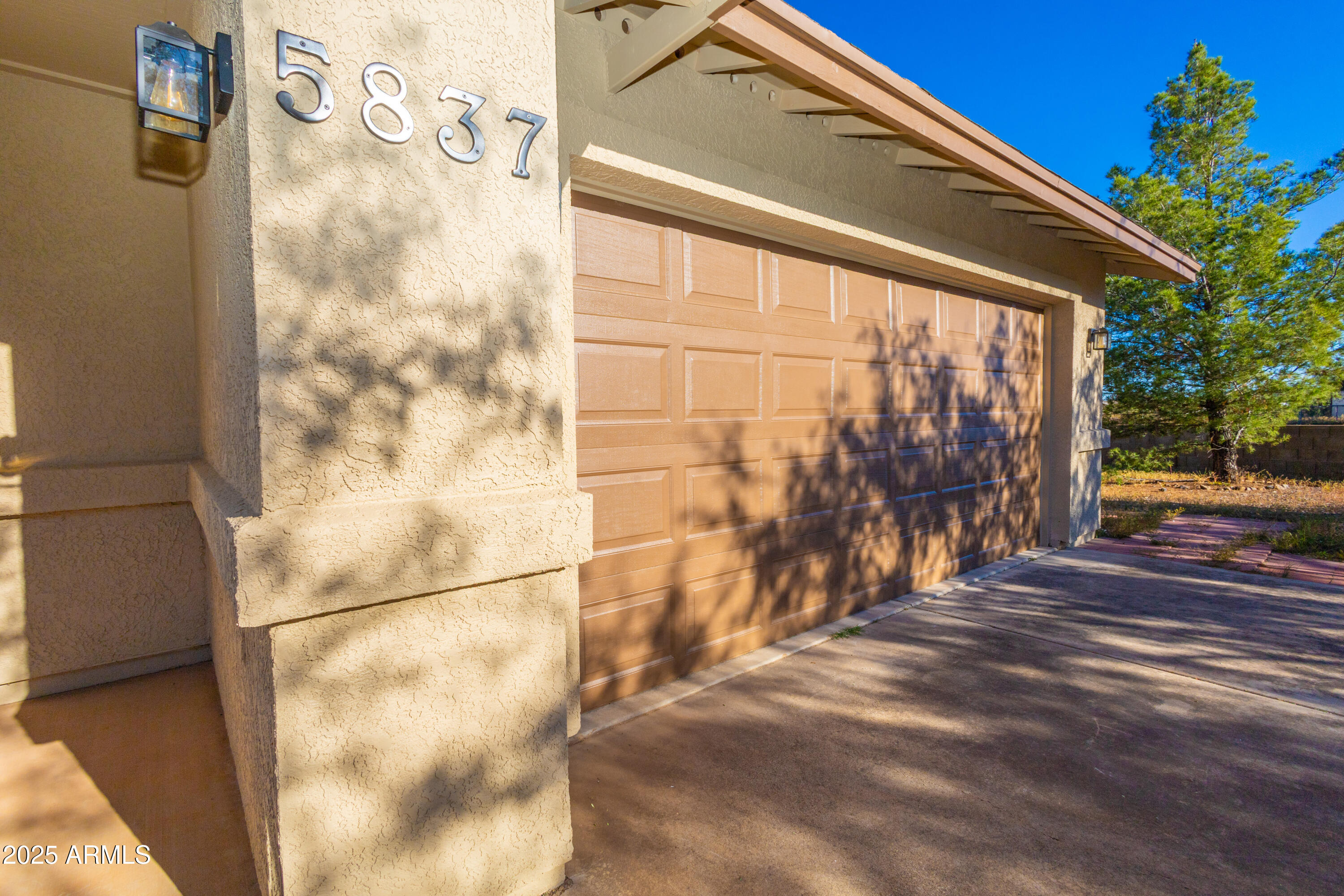 5837 South Wild Rose Road Hereford, AZ 85615 - Photo 2 of 46 a view of entryway with a yard