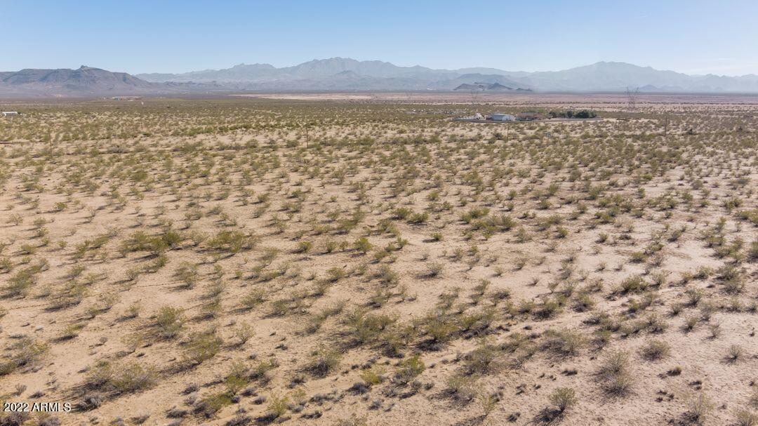 2145 South Verde Road Golden Valley, AZ 86413 - Photo 11 of 23 06