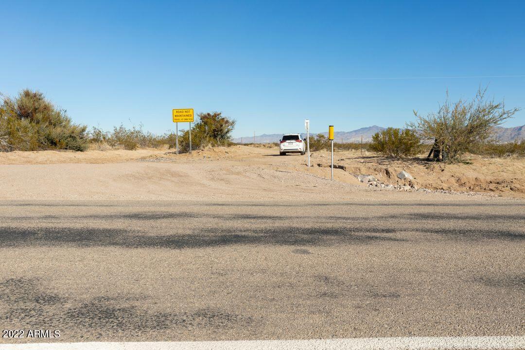 2145 South Verde Road Golden Valley, AZ 86413 - Photo 18 of 23 15