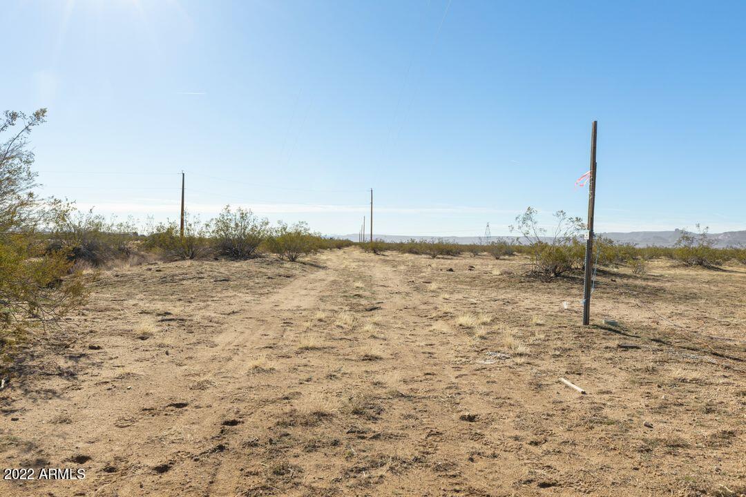 2145 South Verde Road Golden Valley, AZ 86413 - Photo 7 of 23 18