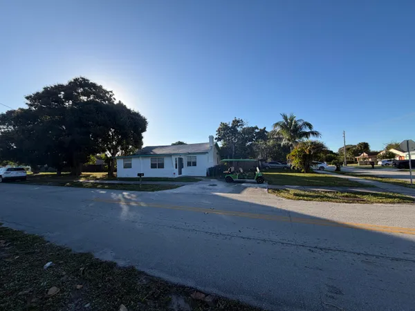$725,000 | 520 Northwest 3rd Street, Delray Beach, FL 33444