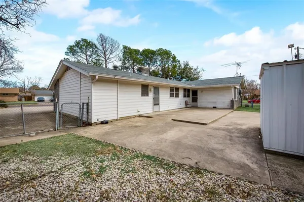 $2,295 | 3711 East Devonshire Court, Irving, TX 75062