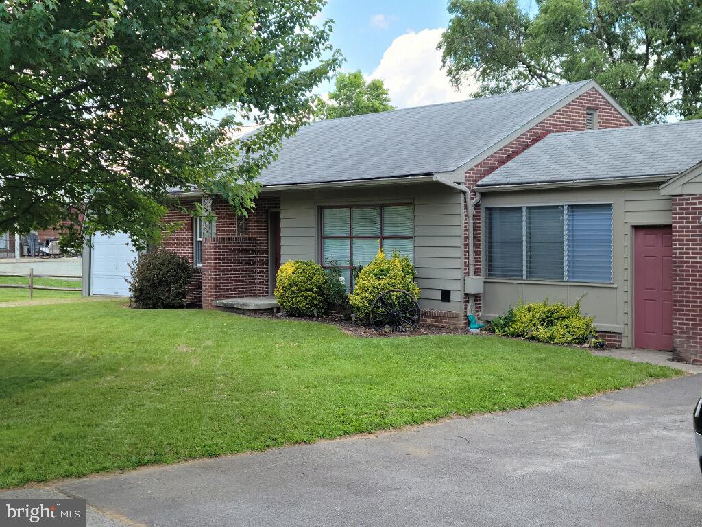 13517 Paradise Church Road Hagerstown, MD 21742 - Photo 1 of 15 Front of house with 1 car garage and 12 x 24 Shed