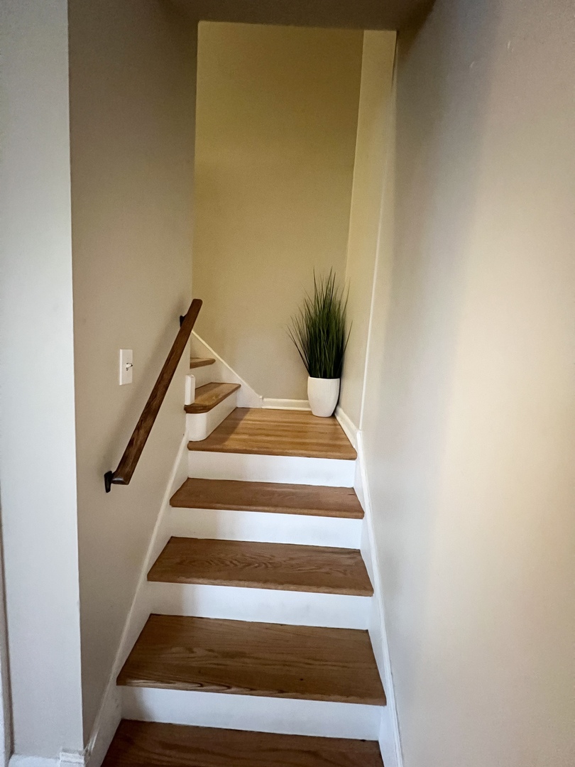 602 West Central Road Arlington Heights, IL 60005 - Photo 11 of 22 a view of entryway
