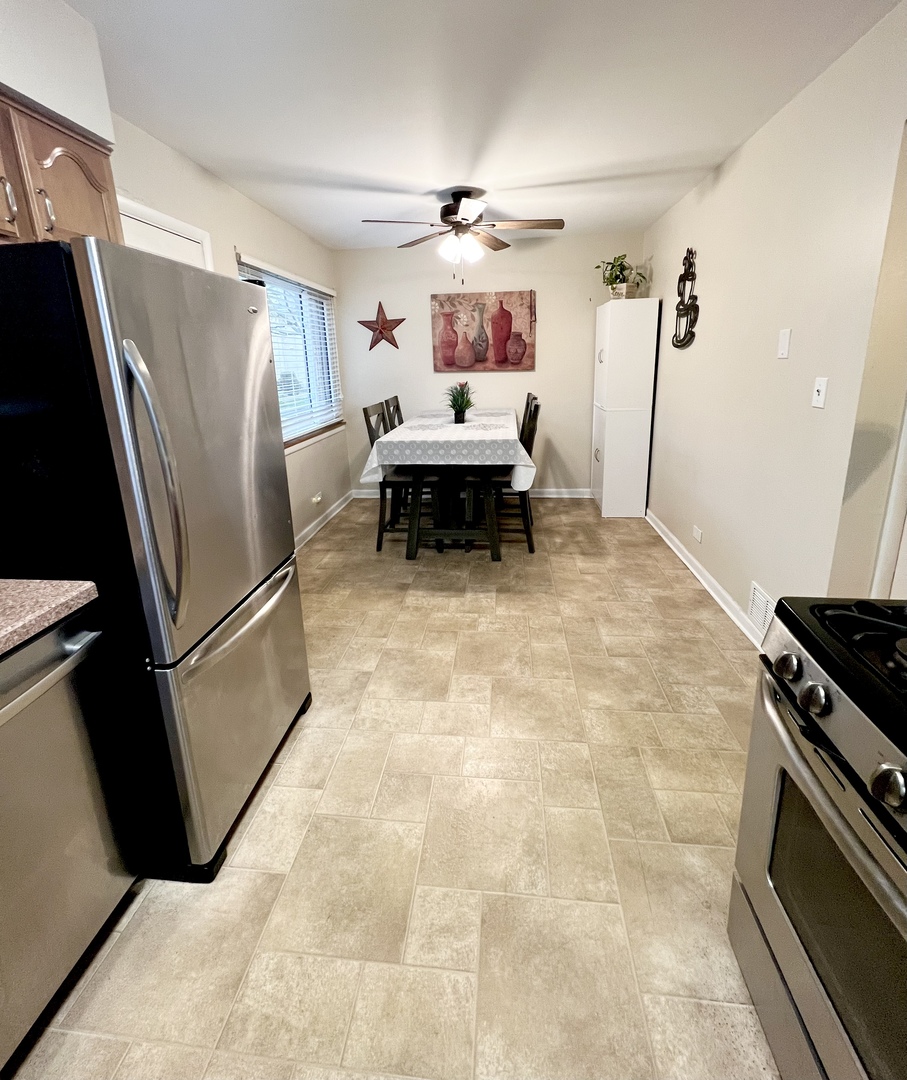 602 West Central Road Arlington Heights, IL 60005 - Photo 8 of 22