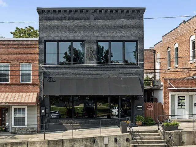 $878,900 | 110 3rd Avenue West, Carthage, TN 37030