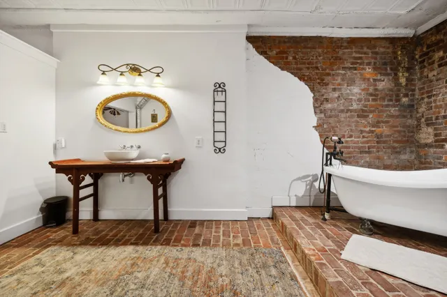 $878,900 | 110 3rd Avenue West, Carthage, TN 37030