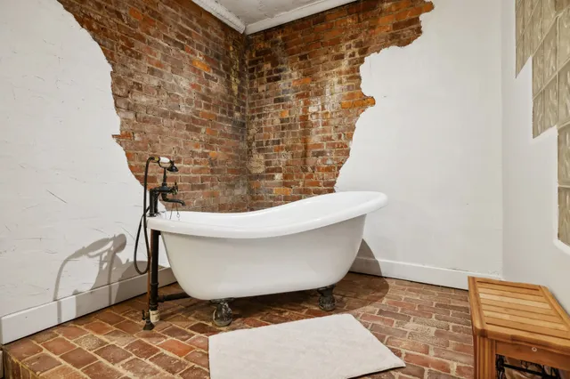 $878,900 | 110 3rd Avenue West, Carthage, TN 37030