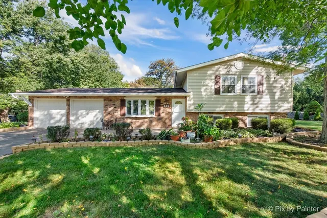front view of house with a yard