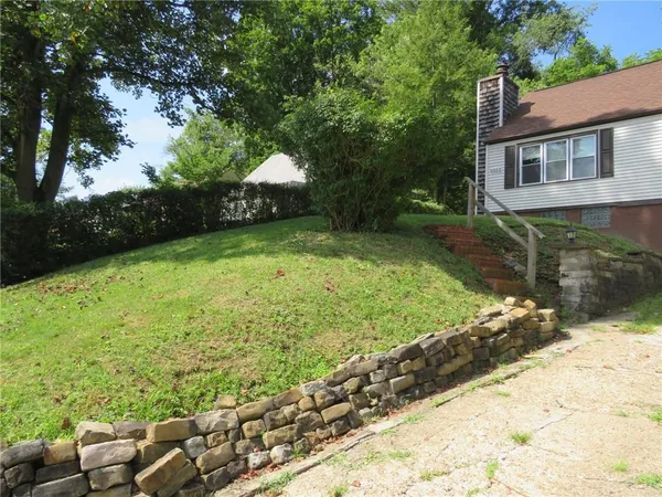 $159,900 | 6222 Pleasant Street, South Park, PA 15129