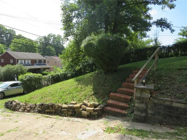 $159,900 | 6222 Pleasant Street, South Park, PA 15129