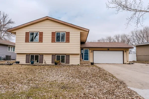 $345,000 | 1607 American Way South, Fargo, ND 58103