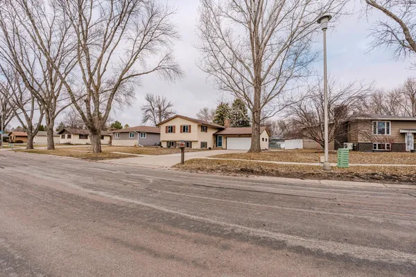 $345,000 | 1607 American Way South, Fargo, ND 58103