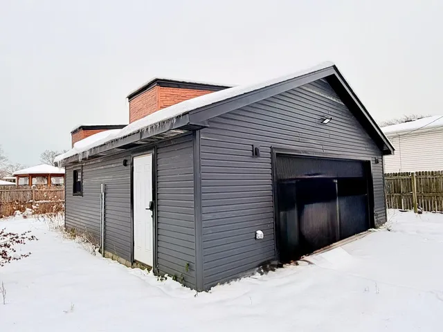 $595,000 | 1509 Center Street, Des Plaines, IL 60018