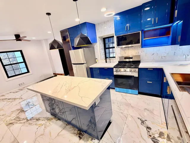 $595,000 | 1509 Center Street, Des Plaines, IL 60018