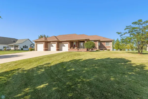 $874,900 | 4814 37th Avenue North, Fargo, ND 58102