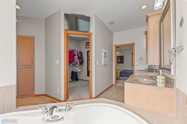 $874,900 | 4814 37th Avenue North, Fargo, ND 58102