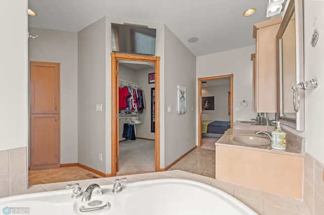 $874,900 | 4814 37th Avenue North, Reile's Acres, ND 58102