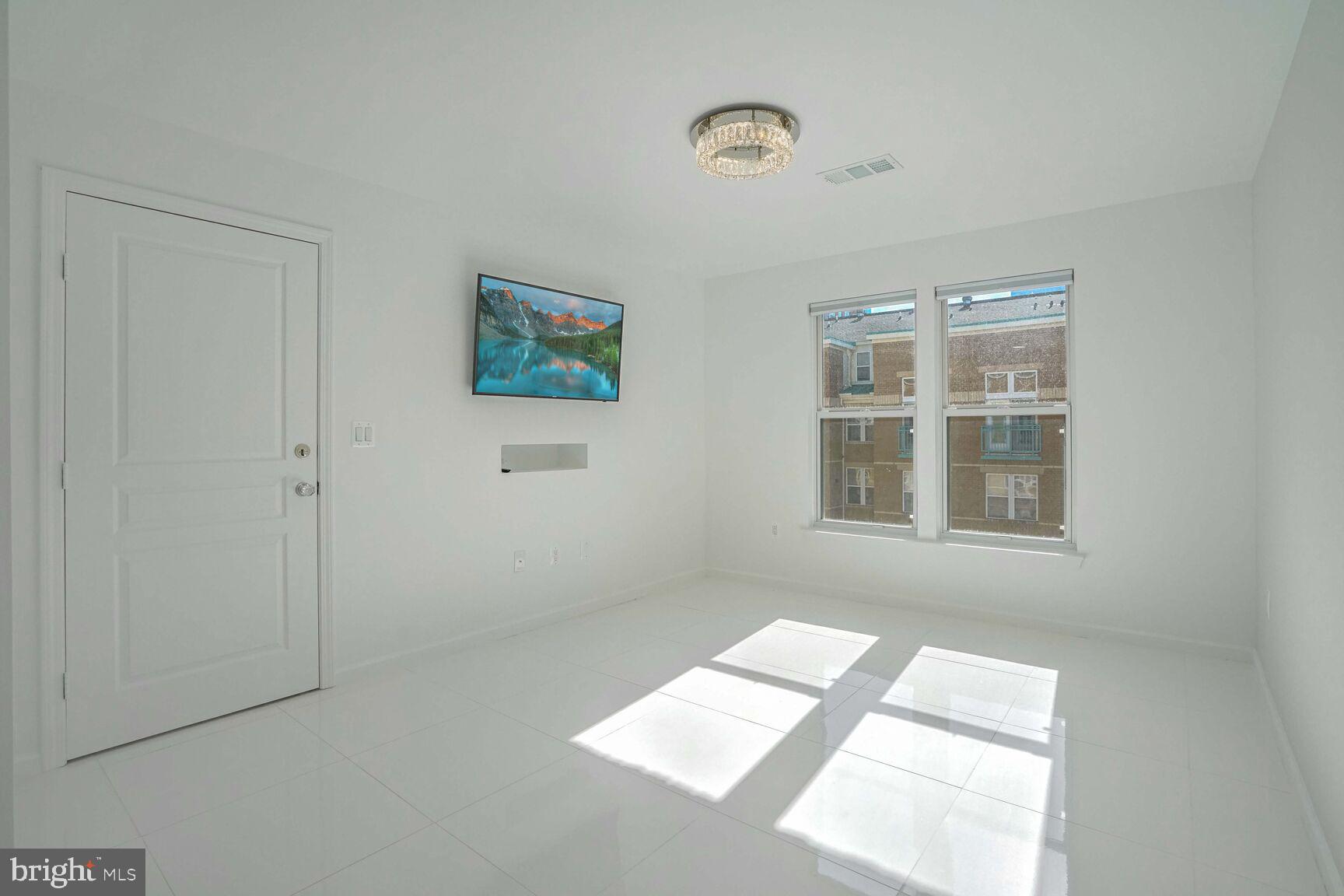 12000 Market Street, Unit 421 Reston, VA 20190 - Photo 24 of 64 Owners Suite