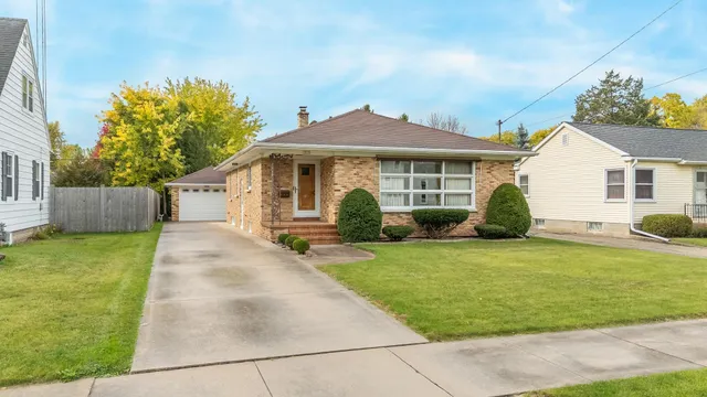 $275,000 | 1819 Hubbard Street, Oshkosh, WI 54902