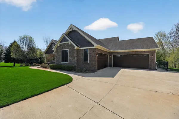 $1,100,000 | 3790 Timber Green Court, Howell, MI 48843
