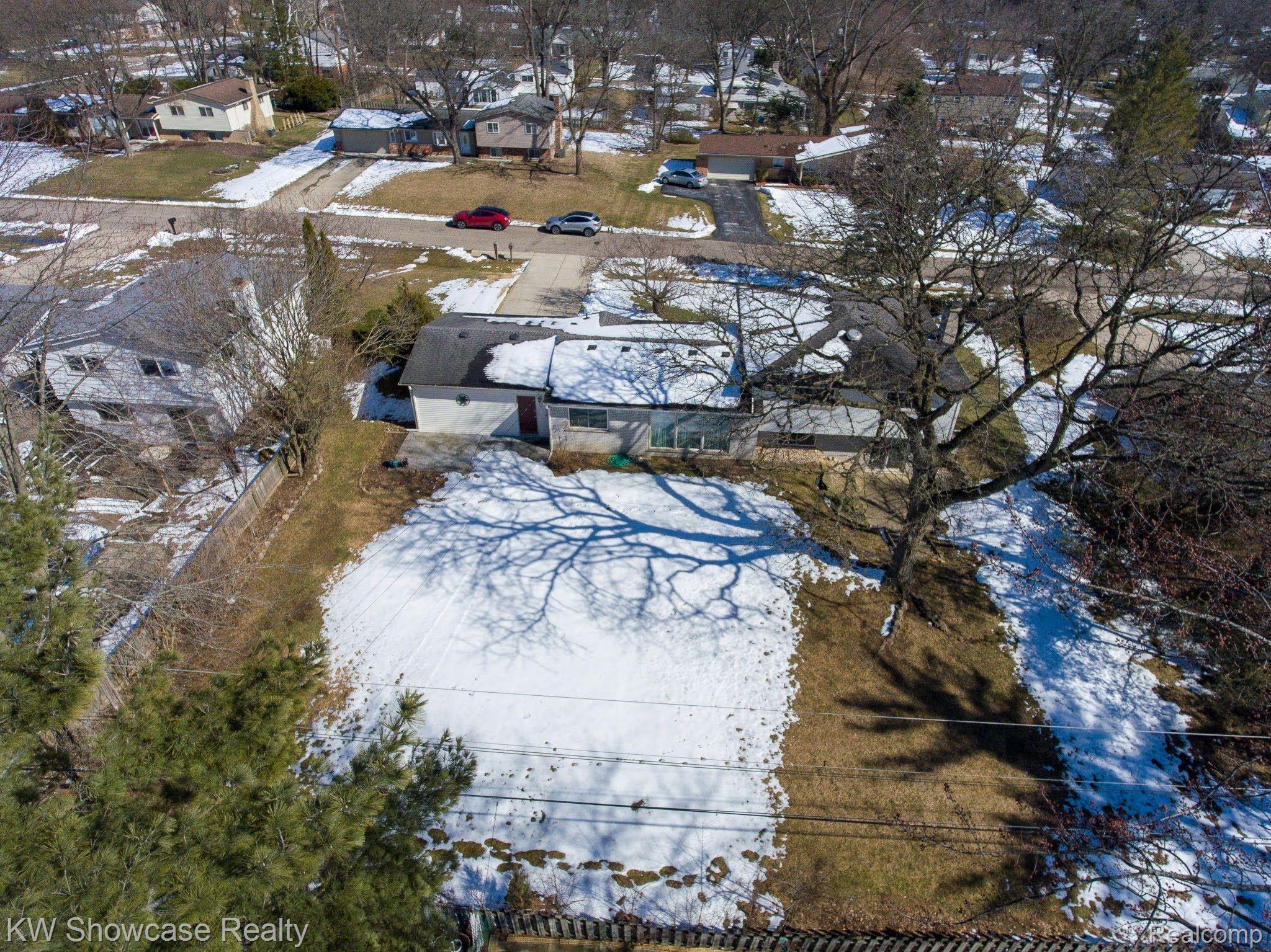 7090 Valleybrook Road West Bloomfield, MI 48322 - Photo 71 of 76 Aerial View of Backyard