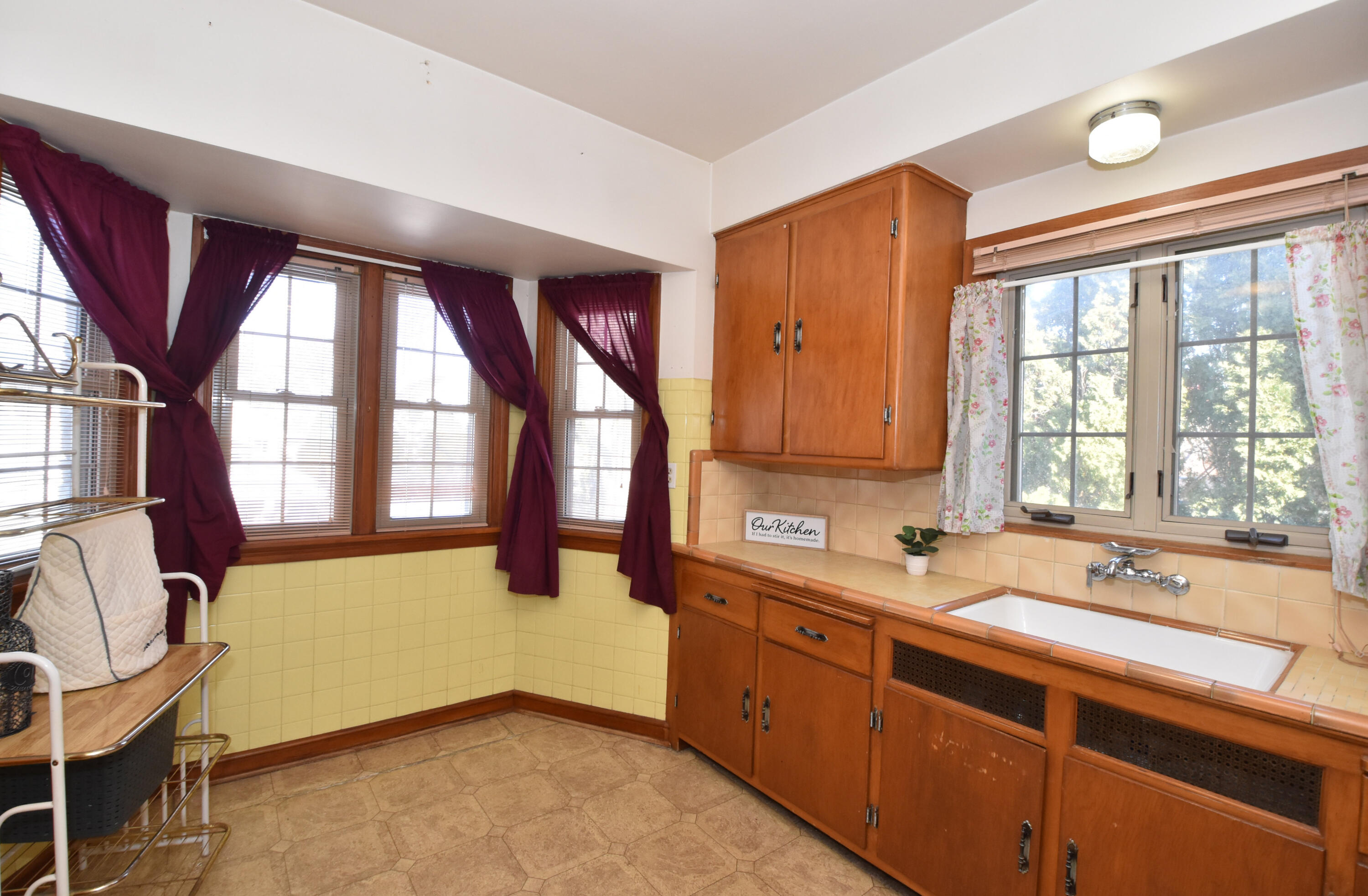 5132 West Townsend Street Milwaukee, WI 53216 - Photo 18 of 26 Kitchen