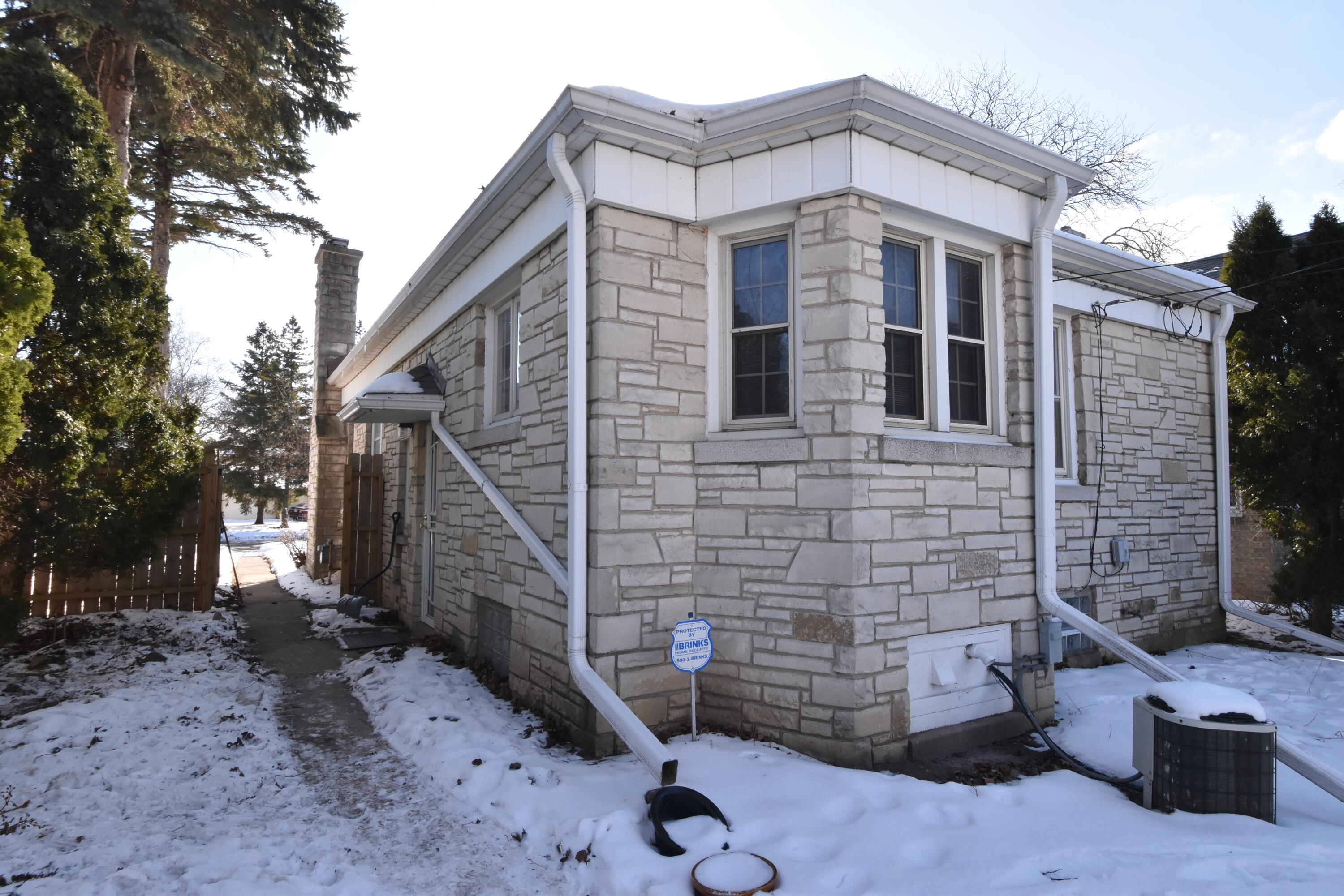 5132 West Townsend Street Milwaukee, WI 53216 - Photo 25 of 26 Lannon Stone