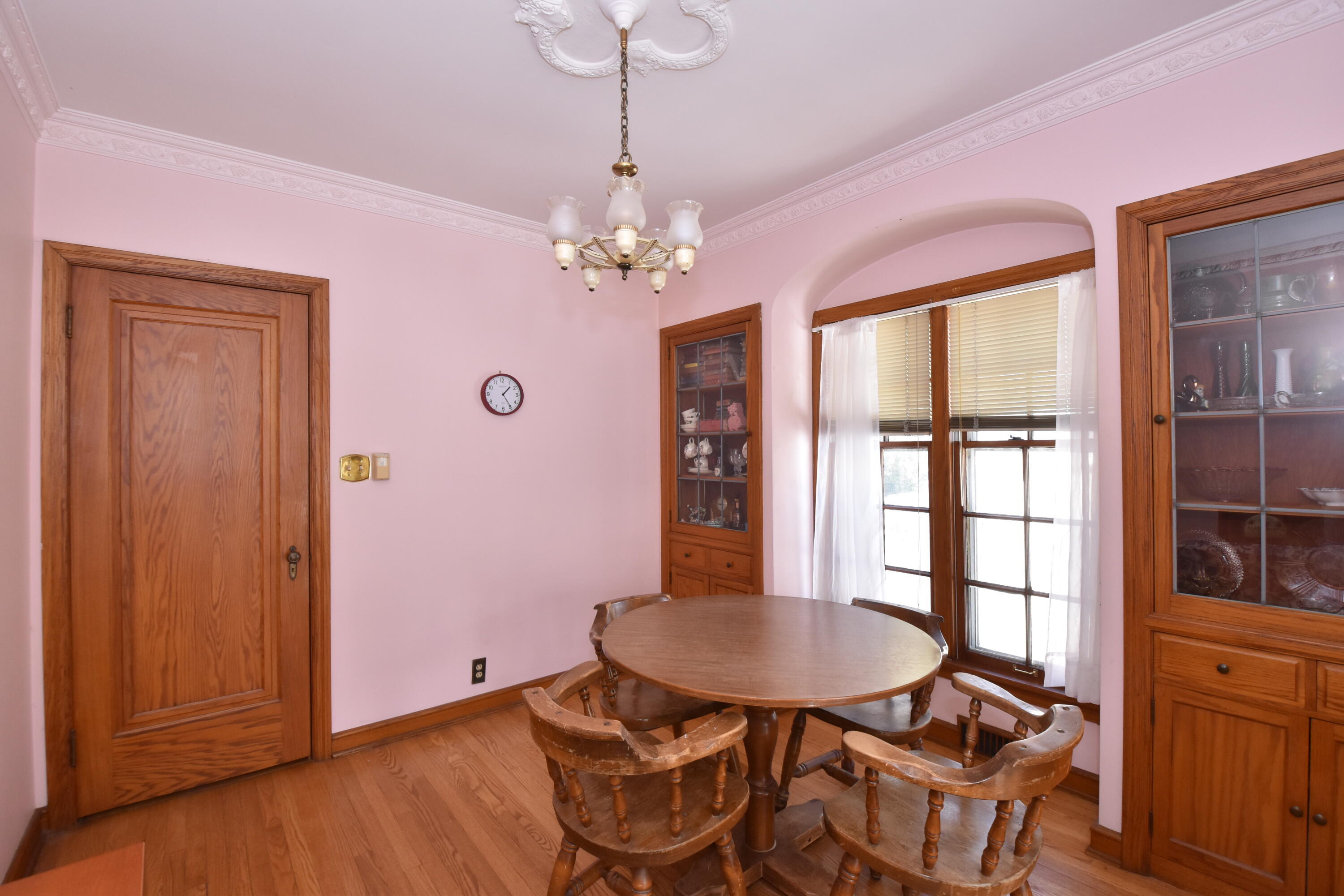 5132 West Townsend Street Milwaukee, WI 53216 - Photo 10 of 26 Built-In Cabinets