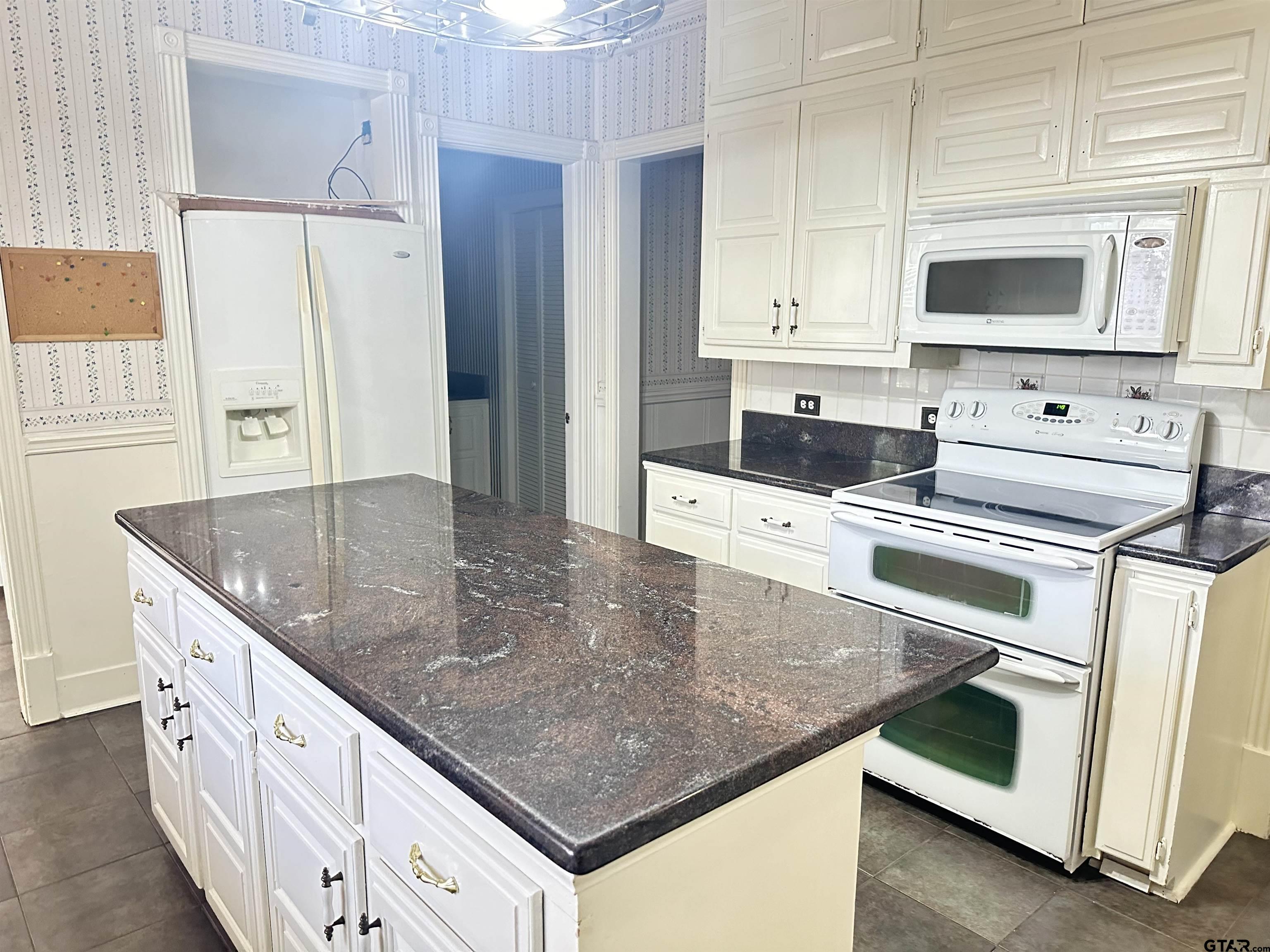 2337 East Rusk Street Jacksonville, TX 75766 - Photo 9 of 47