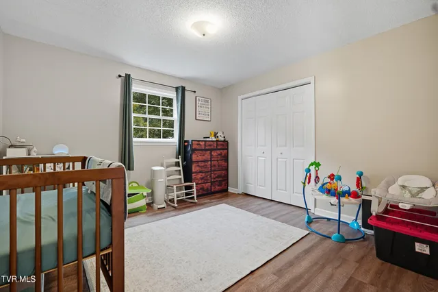 $299,985 | 390 Wallace Pike, Bristol, VA 24202