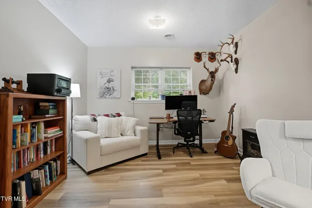 $299,985 | 390 Wallace Pike, Bristol, VA 24202