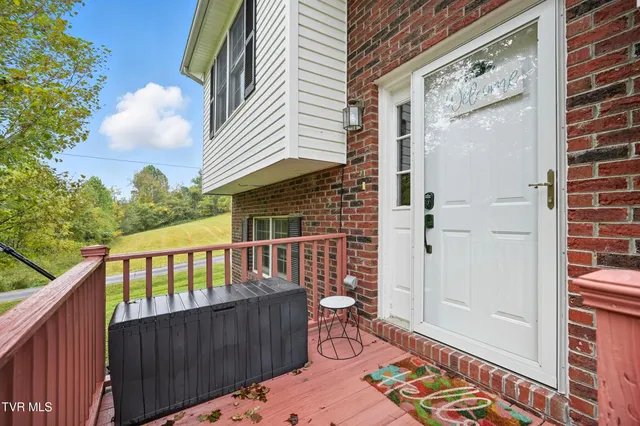 $299,985 | 390 Wallace Pike, Bristol, VA 24202