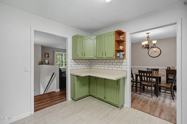 $299,985 | 390 Wallace Pike, Bristol, VA 24202