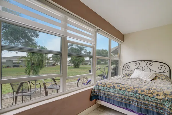 $175,000 | 902 South Drive, Unit C, Delray Beach, FL 33445