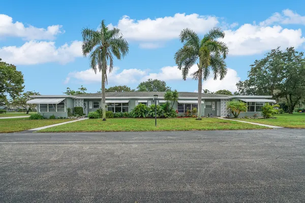 $175,000 | 902 South Drive, Unit C, Delray Beach, FL 33445