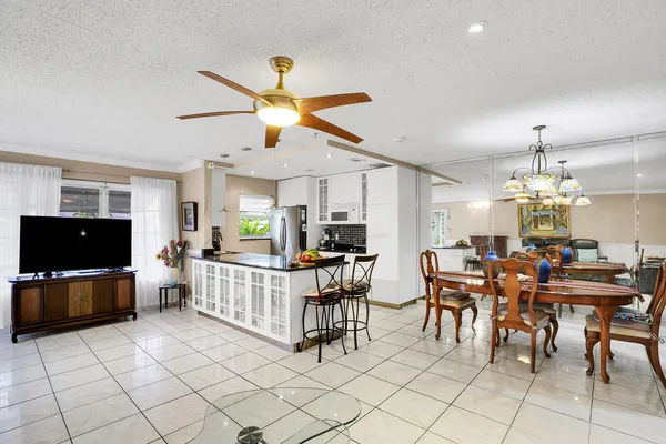 $175,000 | 902 South Drive, Unit C, Delray Beach, FL 33445