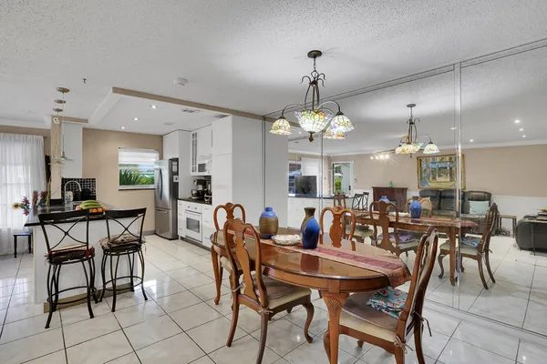 $175,000 | 902 South Drive, Unit C, Delray Beach, FL 33445