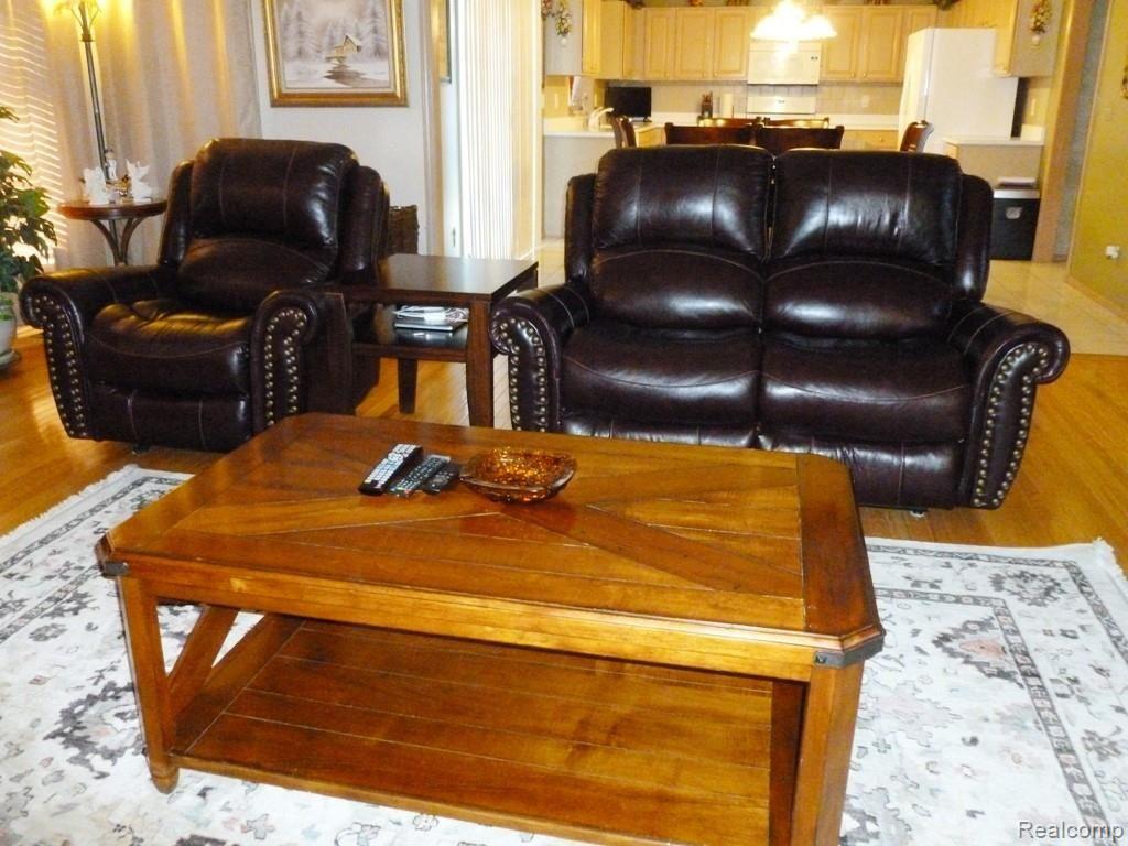 46444 Fairwind Road Macomb, MI 48044 - Photo 8 of 29 P1030352.greatroom3