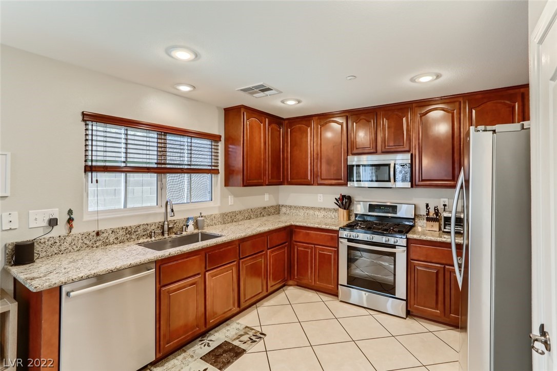 685 Monument Point Street Henderson, NV 89002 - Photo 8 of 27 Gallery Image 8