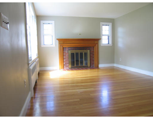 89 Hartwell Road Bedford, MA 01730 - Photo 3 of 14 Gallery Image 3