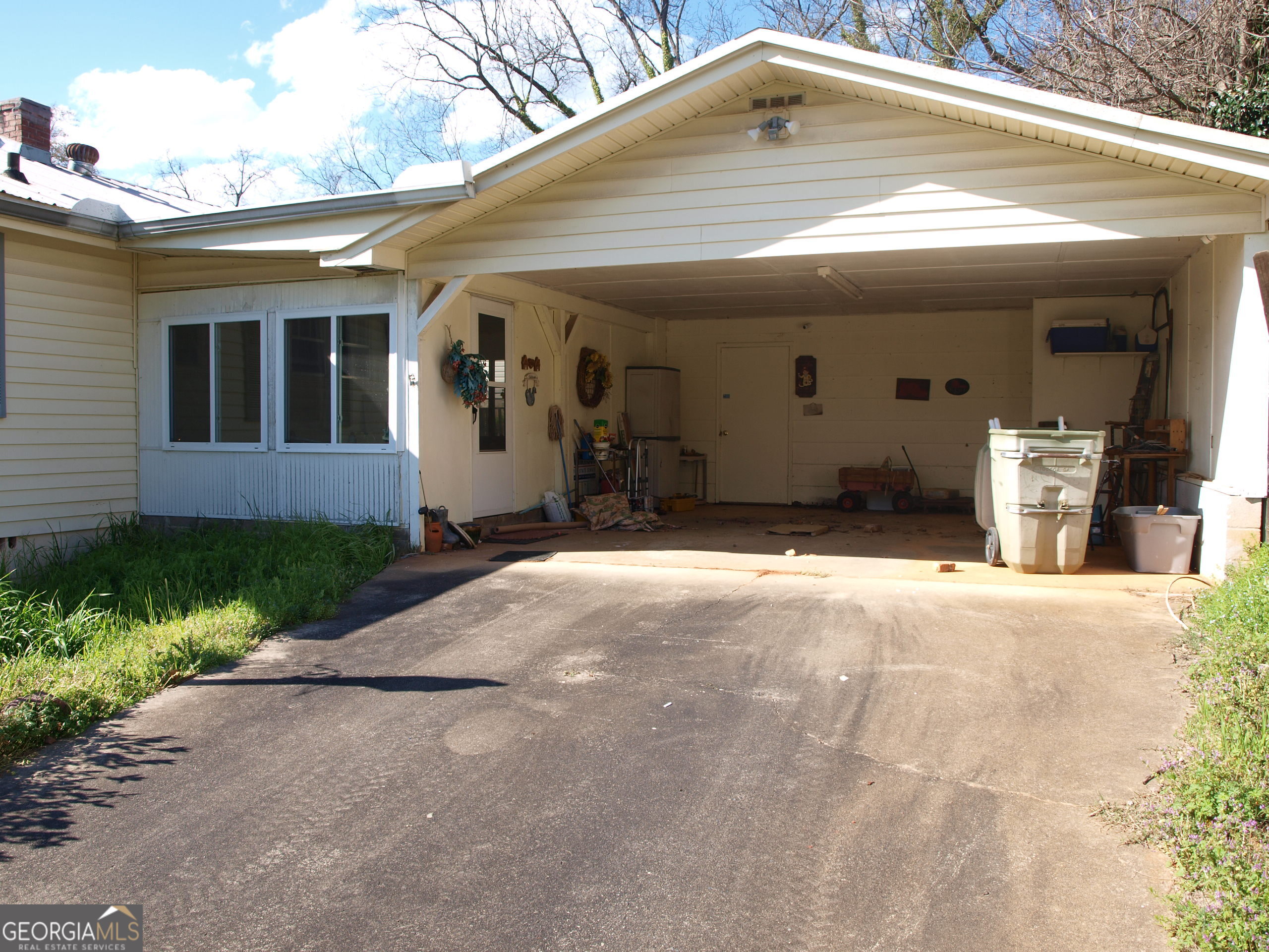 75 Park Street Toccoa, GA 30577 - Photo 1 of 1 a front view of a house