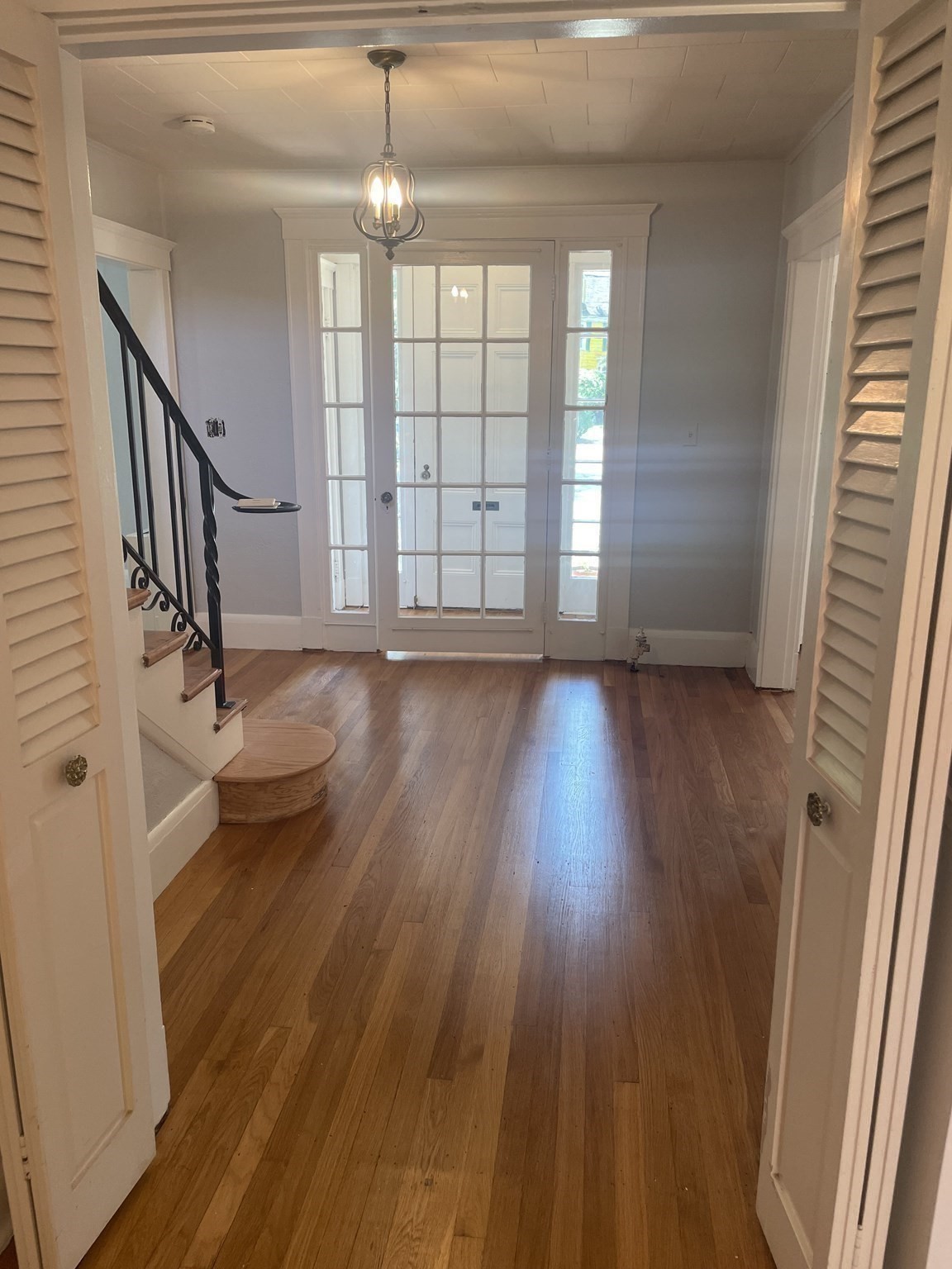 26 Lawrence Road Swampscott, MA 01907 - Photo 5 of 32 Gallery Image 5