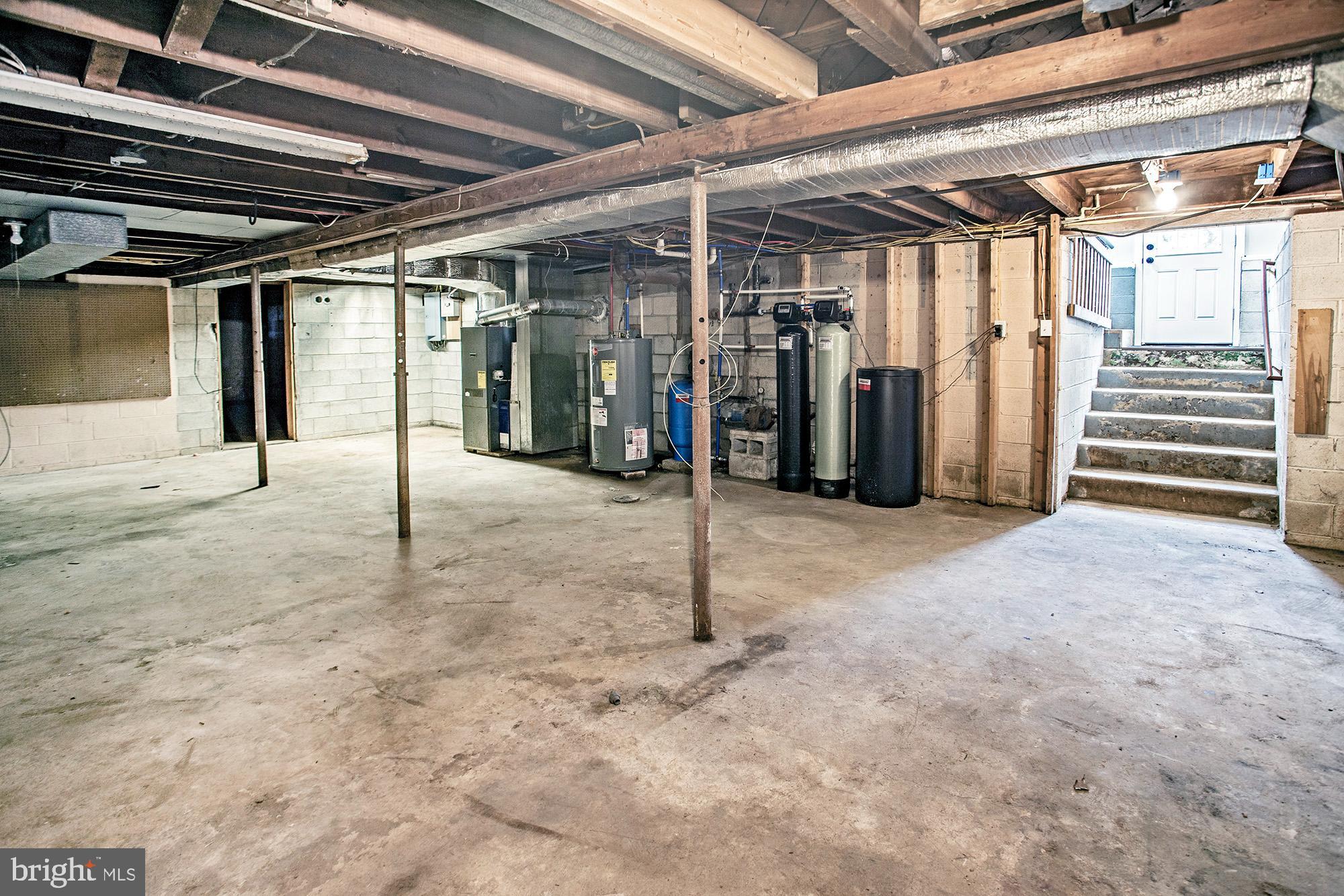 93 Jericho Road Salem, NJ 08079 - Photo 21 of 33 a view of a room with wooden walls