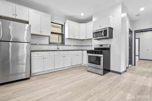 $2,000 | 211 North 13th Street, Unit 2, Newark, NJ 07107