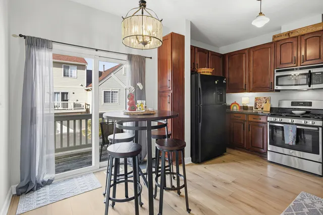 $289,990 | 1436 New Haven Drive, Cary, IL 60013